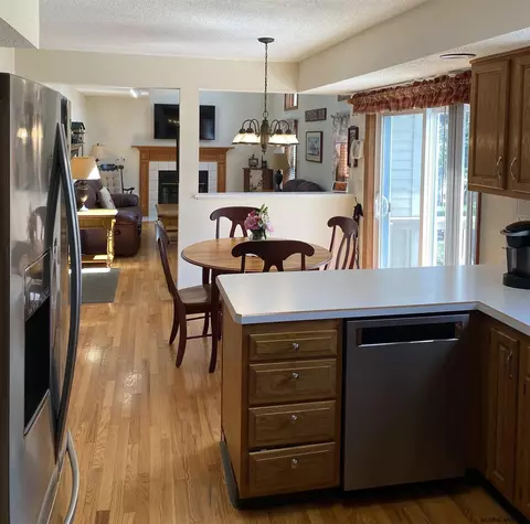 41 Mallard Rd, Glenmont, NY 12077 photo 3