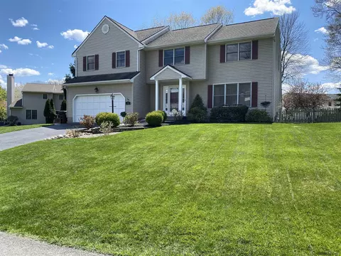 41 Mallard Rd, Glenmont, NY 12077 photo 1