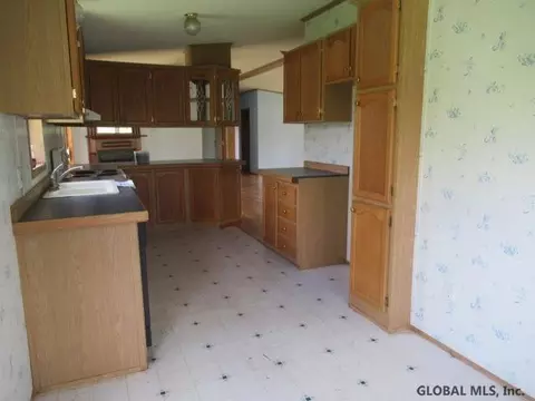 3 Abbott St, Hoosick Falls, NY 12090 photo 9
