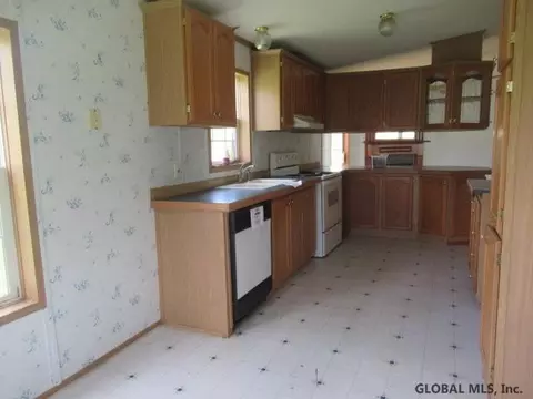 3 Abbott St, Hoosick Falls, NY 12090 photo 8