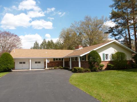 1020 Tomahawk Tr, Schenectady, NY 12302 photo 1