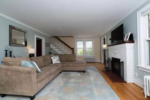 4 Burhans Pl, Delmar, NY 12054 photo 7