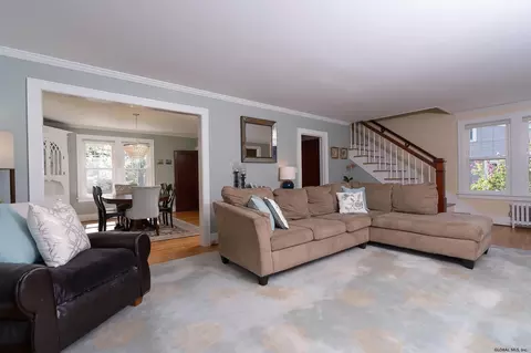 4 Burhans Pl, Delmar, NY 12054 photo 8