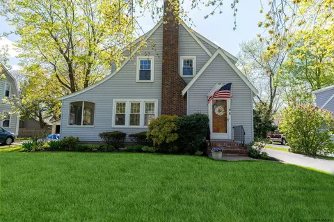 4 Burhans Pl, Delmar, NY 12054 photo 1