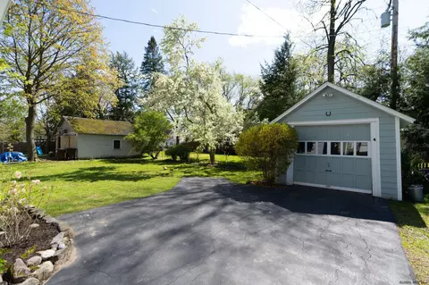 4 Burhans Pl, Delmar, NY 12054 photo 38
