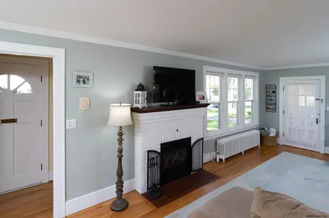 4 Burhans Pl, Delmar, NY 12054 photo 5