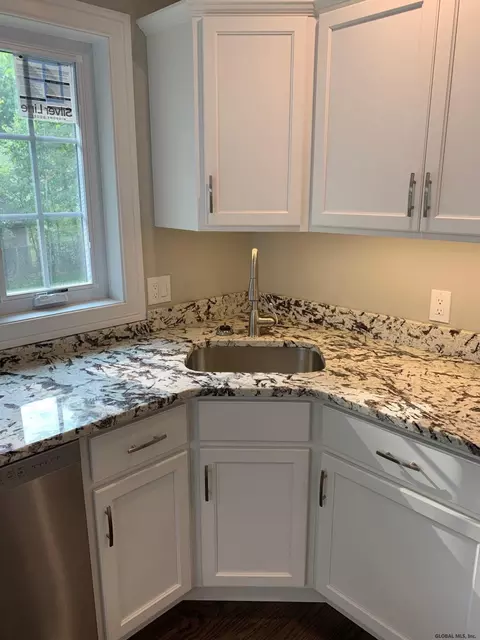 20 Canton St, Schenectady, NY 12304 photo 22