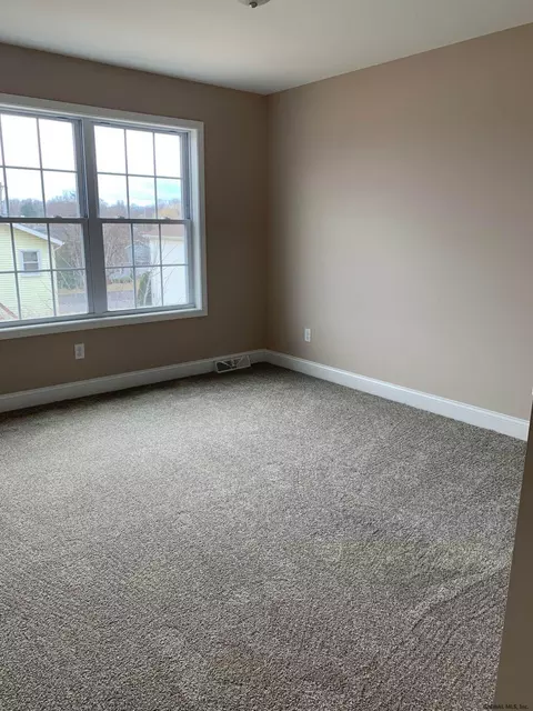 20 Canton St, Schenectady, NY 12304 photo 12