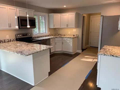20 Canton St, Schenectady, NY 12304 photo 18