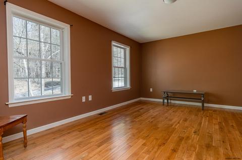 396 Waters Rd, Schenectady, NY 12302 photo 7
