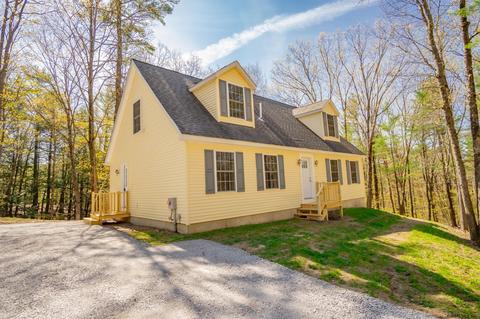 396 Waters Rd, Schenectady, NY 12302 photo 2