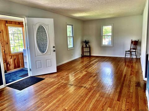 27 Edmel Rd, Schenectady, NY 12302 photo 4