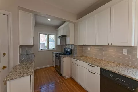 2 Sheldon St, Schenectady, NY 12308 photo 4