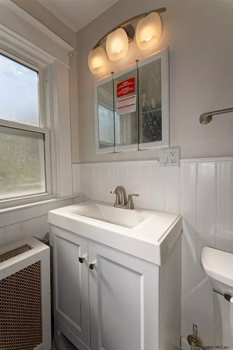 2 Sheldon St, Schenectady, NY 12308 photo 8