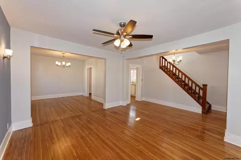 2 Sheldon St, Schenectady, NY 12308 photo 3