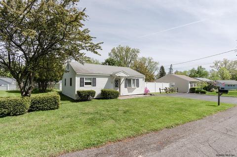 15 Riverview Dr, Schenectady, NY 12309 photo 4