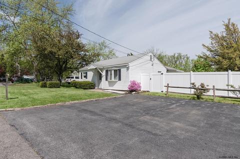 15 Riverview Dr, Schenectady, NY 12309 photo 3