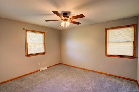 123 Sylvia La, Schenectady, NY 12306 photo 16