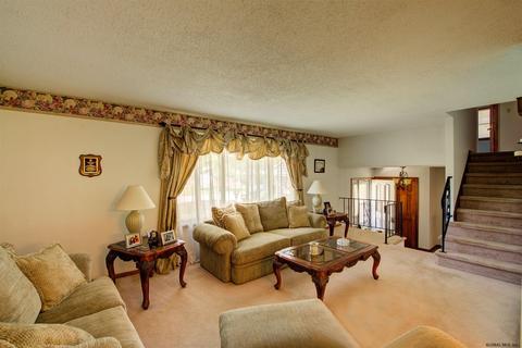 123 Sylvia La, Schenectady, NY 12306 photo 5