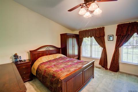 123 Sylvia La, Schenectady, NY 12306 photo 13