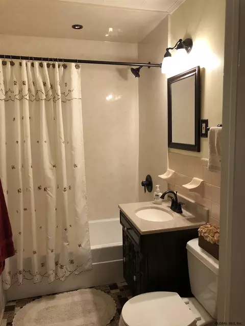 1111 Cushing Ln, Schenectady, NY 12303 photo 16