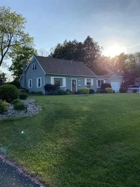 1111 Cushing Ln, Schenectady, NY 12303 photo 2