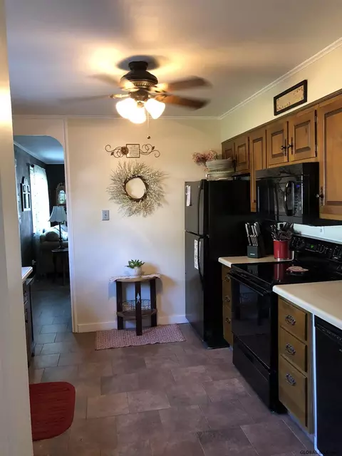 1111 Cushing Ln, Schenectady, NY 12303 photo 12