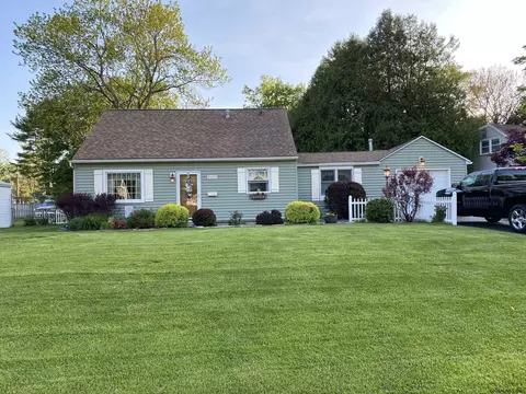 1111 Cushing Ln, Schenectady, NY 12303 photo 1