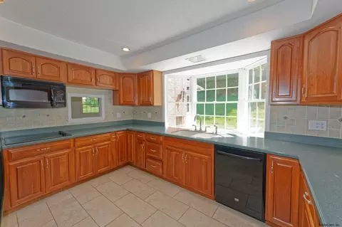 155 Deepkill Rd, Troy, NY 12182 photo 18