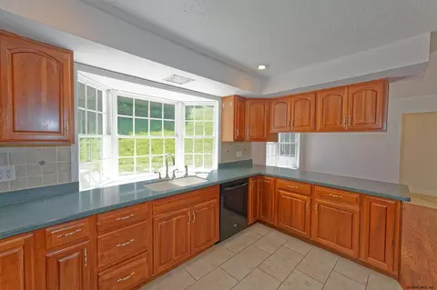 155 Deepkill Rd, Troy, NY 12182 photo 21