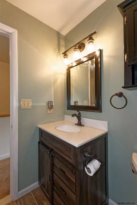 1 Cooks Ct, Waterford, NY 12188 photo 19