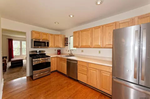 1 Cooks Ct, Waterford, NY 12188 photo 13