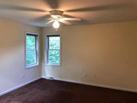 25 Timber Ln, Glenmont, NY 12077 photo 19