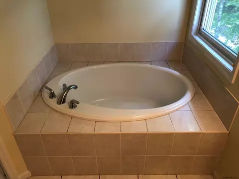 25 Timber Ln, Glenmont, NY 12077 photo 22