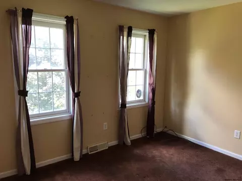 25 Timber Ln, Glenmont, NY 12077 photo 24