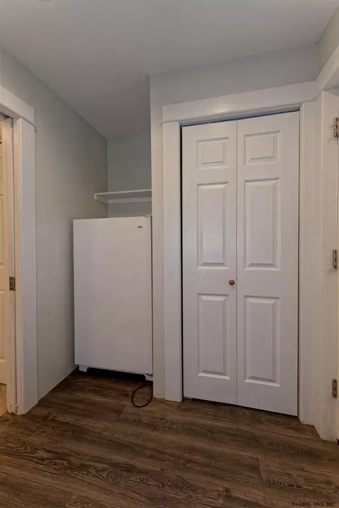 1046 Keyes Ave, Schenectady, NY 12309 photo 13