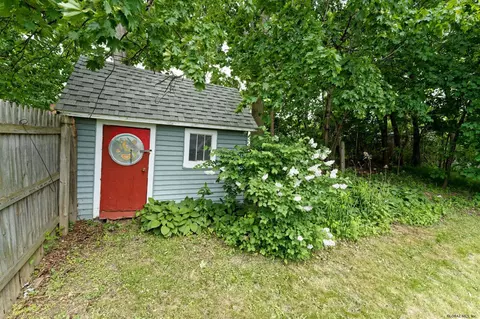 1046 Keyes Ave, Schenectady, NY 12309 photo 31