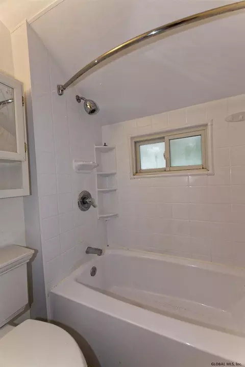 1046 Keyes Ave, Schenectady, NY 12309 photo 23