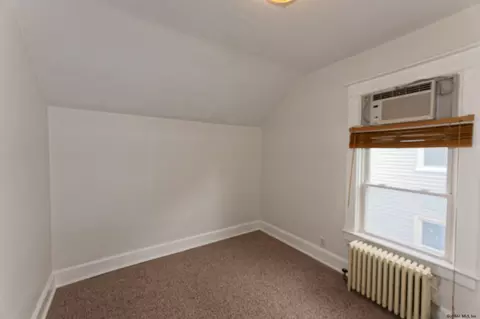 1046 Keyes Ave, Schenectady, NY 12309 photo 18
