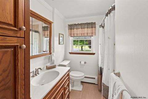 31 Fellows Rd, Halfmoon, NY 12065 photo 6
