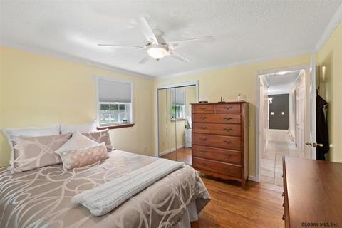 31 Fellows Rd, Halfmoon, NY 12065 photo 5