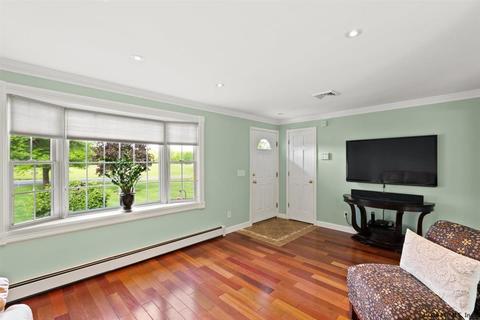 31 Fellows Rd, Halfmoon, NY 12065 photo 10
