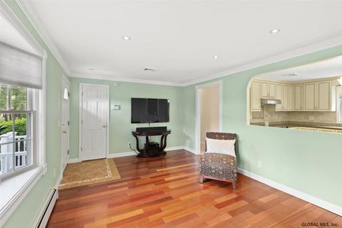 31 Fellows Rd, Halfmoon, NY 12065 photo 8