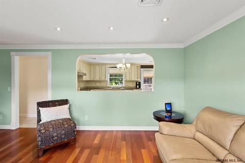 31 Fellows Rd, Halfmoon, NY 12065 photo 9