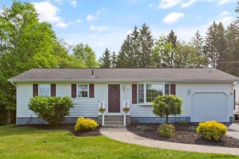 31 Fellows Rd, Halfmoon, NY 12065 photo 1