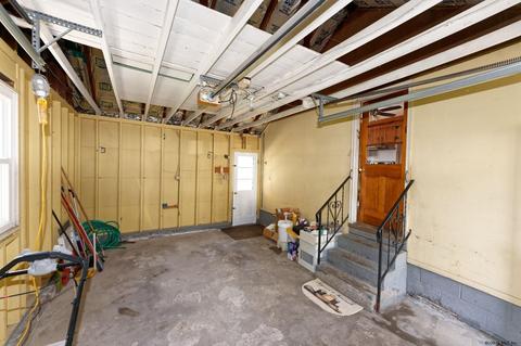 325 Eleventh St, Schenectady, NY 12306 photo 24