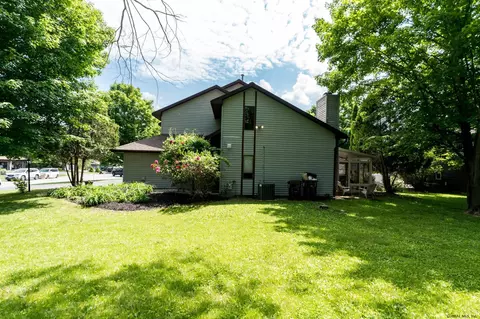 120 Meadowbrook Dr, Slingerlands, NY 12159 photo 3