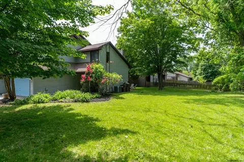 120 Meadowbrook Dr, Slingerlands, NY 12159 photo 2