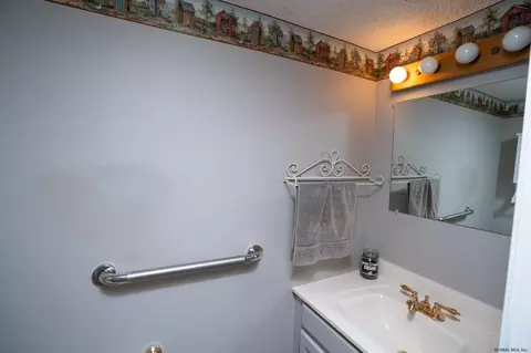 120 Meadowbrook Dr, Slingerlands, NY 12159 photo 19