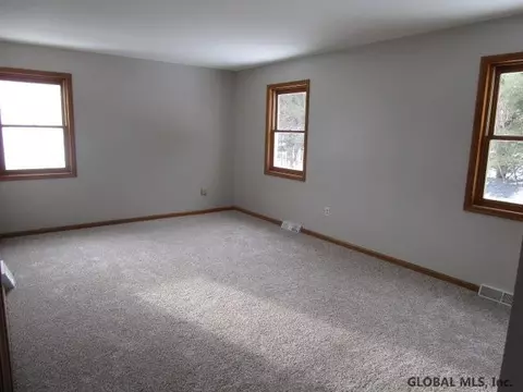 413 Deer Path, Schenectady, NY 12306 photo 12